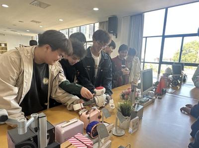 人工智能學院學子探秘榮事達 家用電器研發的智能化浪潮